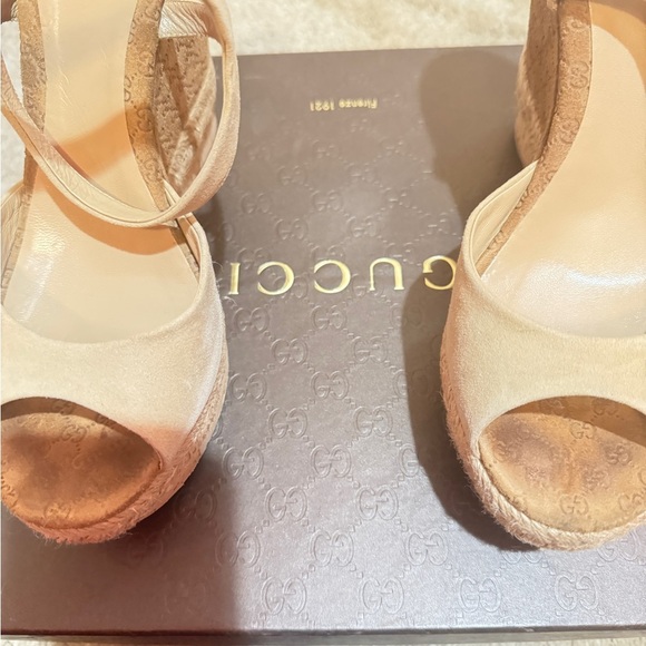 Gucci Tan Platform Sandals with Cork Soles. Size 38 - Picture 5 of 6